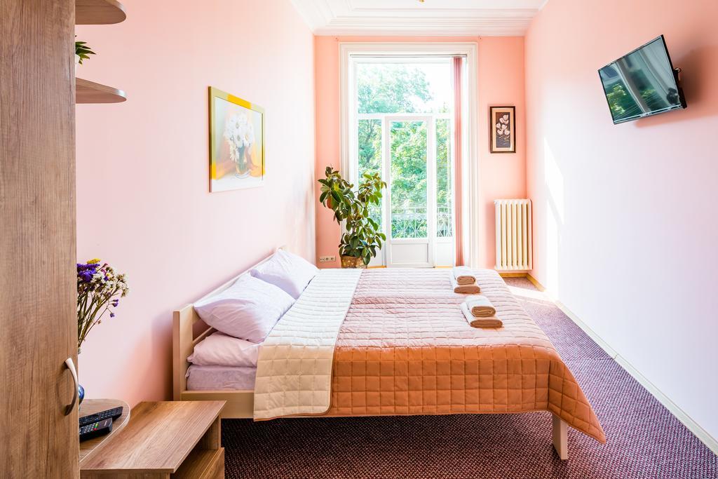 Apartments On Valova 9 Львов Экстерьер фото