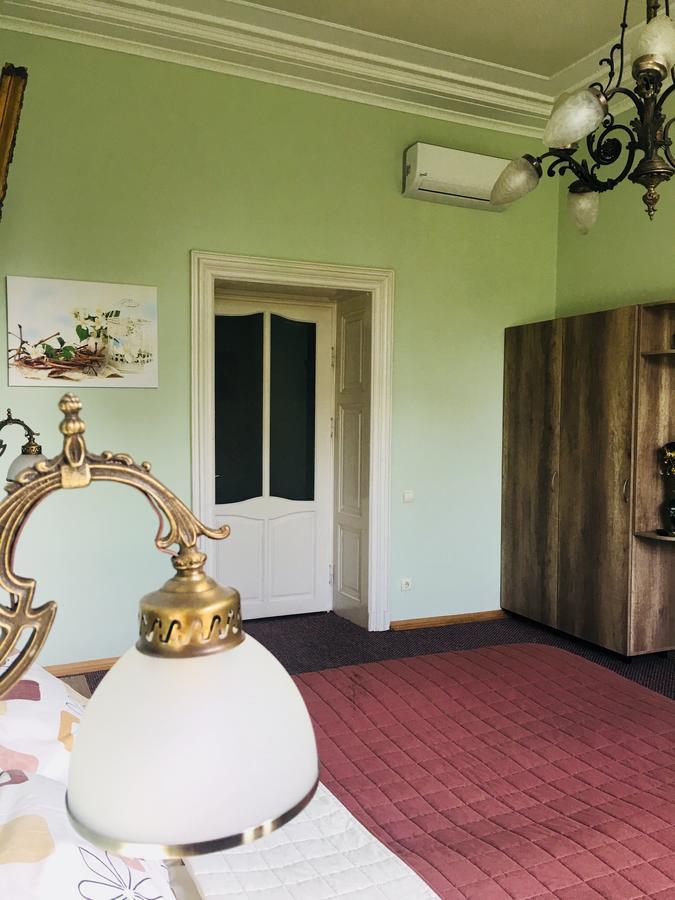 Apartments On Valova 9 Львов Экстерьер фото